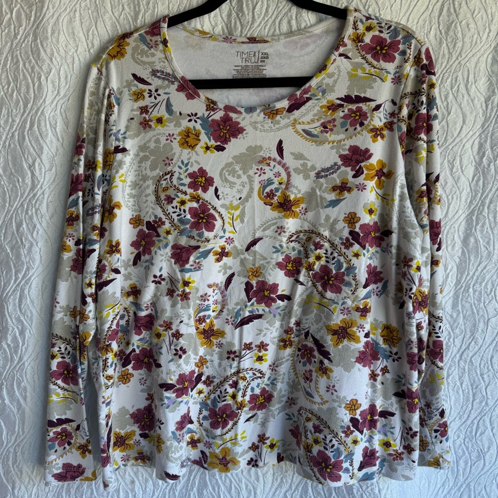 Time and Tru Cream and Red Relaxed Long Sleeve Blouse